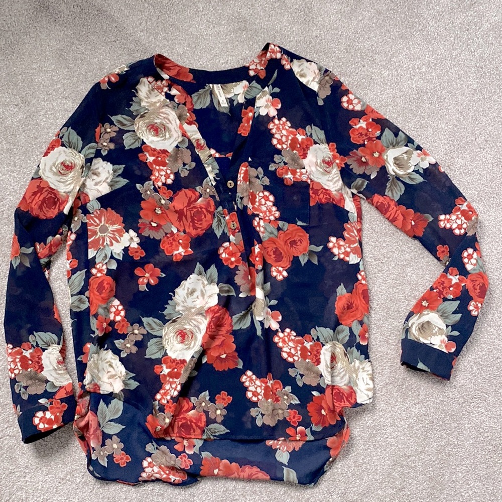 EUC DNA Couture sheer floral shirt. Size small.